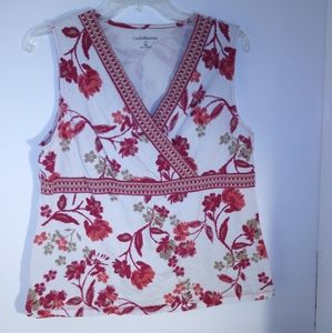 Super cute sleeveless Top